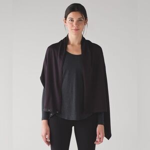 LULULEMON Vinyasa Wrap Poncho Cape Shrug Scarf Versatile Performance Athleisire